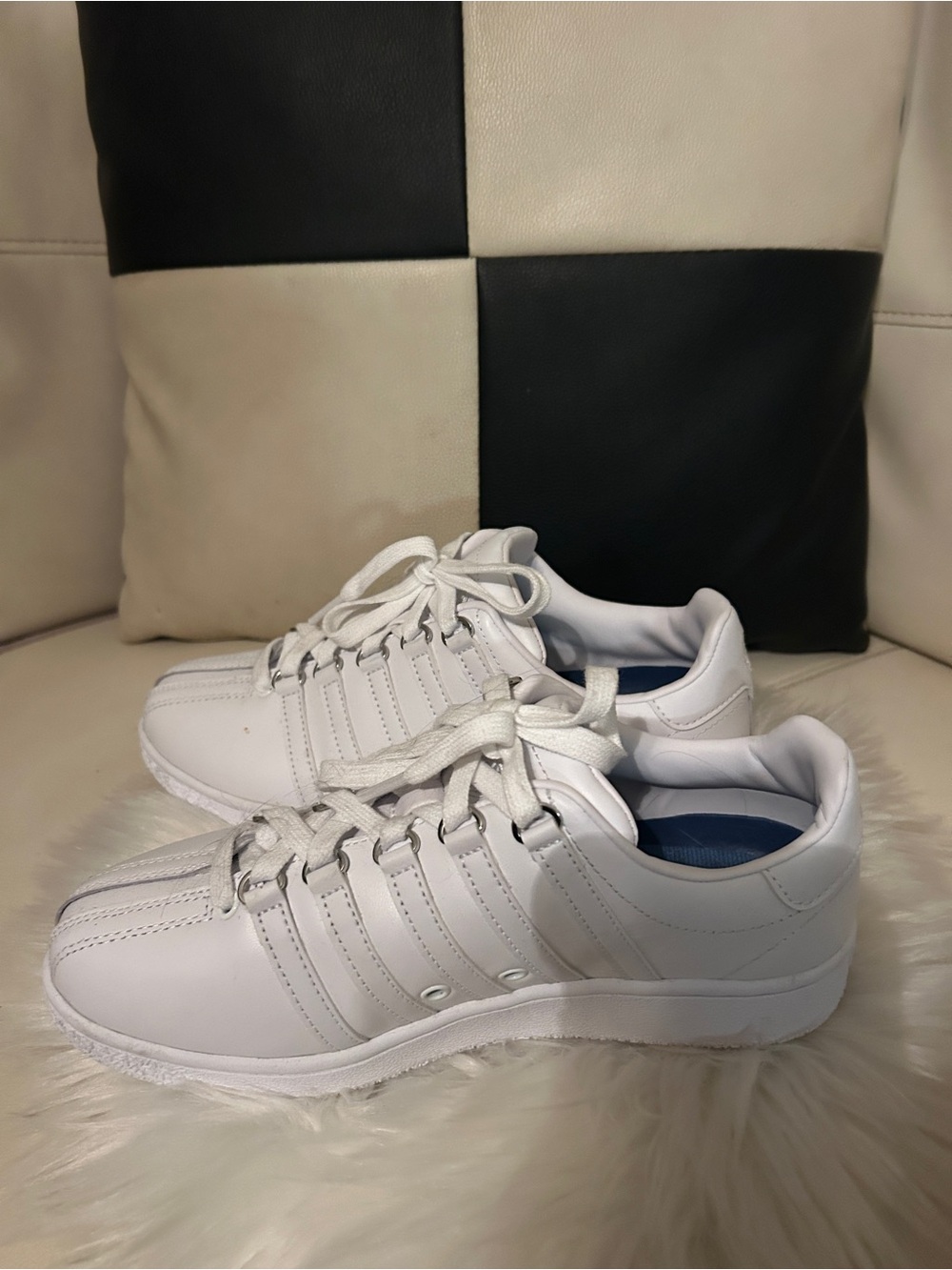 Amazon White Men's Leather Sneakers - Clean Low-Top Design